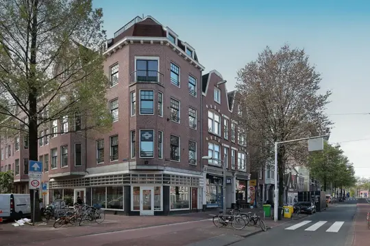 Woning aan de Overtoom te Amsterdam