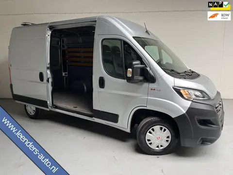 Fiat Ducato Automaat 30 2.3 MultiJet 140pk euro6 L2H2 3Persoons Airco Navigatie Trekhaak Zilvergrijs