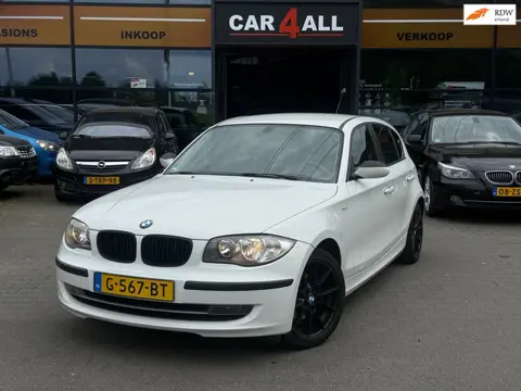 BMW 1-serie 116i Introduction AIRCO/LMVELGEN/NIEUWE KETTING/RIJDT PERFECT