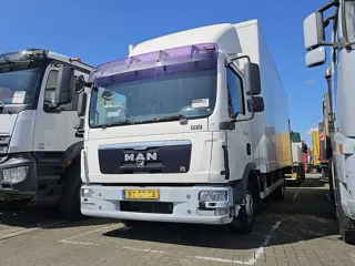 M.A.N. 12.220 TGL engine broken