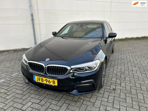 BMW 5-serie 530e iPerformance High Executive M-Sport Dak Head Up Softclose Harman Kardon Leder Stoel