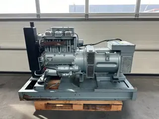 Hatz 3M40L Mecc Alte Spa 40 kVA generatorset ex Emergency ! 22 hours !