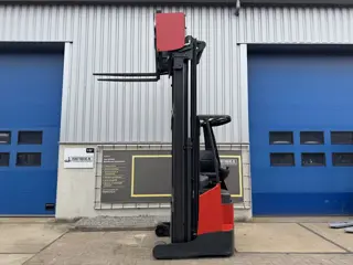 VS-22812 Reachtruck Linde R16X