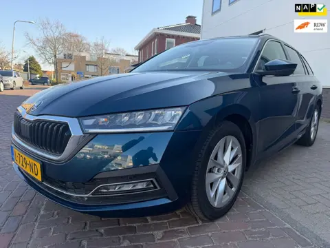 Skoda Octavia Combi 1.0 e-TSI Business Edition/Automaat/Camera/Navi/Virtual Cockpit/Trekhaak