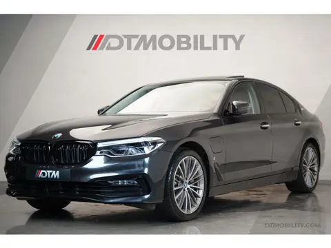 BMW 5 Serie 530e High Executive | Schuifdak | Adaptief cruise