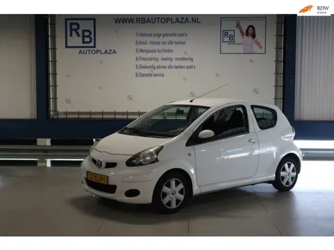 Toyota Aygo 1.0-12V Comfort / AIRCO / WHITE PACK / NAP KM STAND / APK 2027 ! ! !