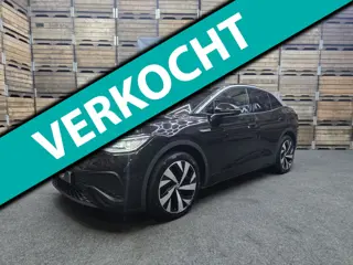 Volkswagen ID.5 Pro 77 kWh IQ Lights SOH 95% Pano Trekhaak Massage Camera Clima Navi 20"LM
