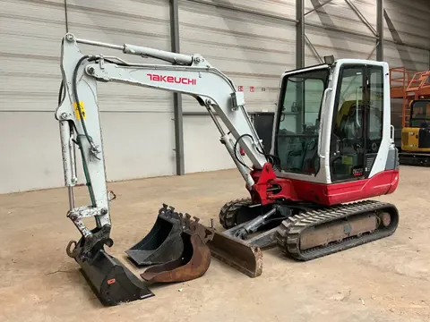 Takeuchi TB 235 (bj 2019)