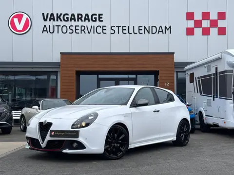 Alfa Romeo Giulietta 1.4 Turbo MultiAir Super|BOSE|Stoelverw|Sportstoelen|PDC|Cruise Contr
