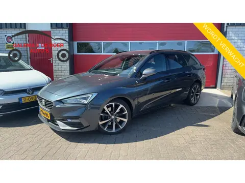 SEAT Leon Sportstourer 1.5 eTSI FR Launch Edition SFEER / KEYLESS / STOELVERW / STUURVERW / TREKHAAK