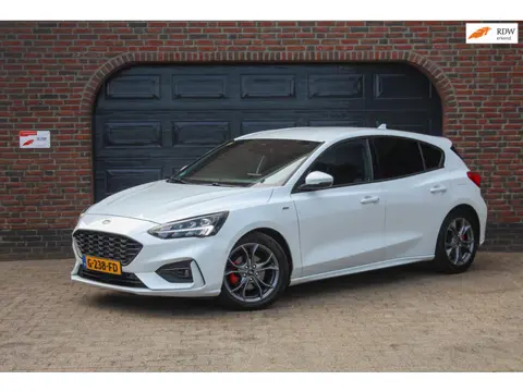 Ford Focus 1.0 EcoBoost ST-Line - Titanium Business - Automaat - ACC - Camera - Winterpakket - LED