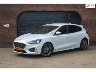 Ford Focus 1.0 EcoBoost ST-Line - Titanium Business - Automaat - ACC - Camera - Winterpakket - LED