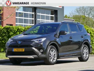 Toyota RAV4 2.5 Hybrid AWD | verwarmd stuur | leer | schuifdak | rondomzicht camera | all-season-ban