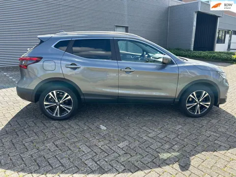 Nissan Qashqai 1.3 DIG-T Tekna automaat Pano dak