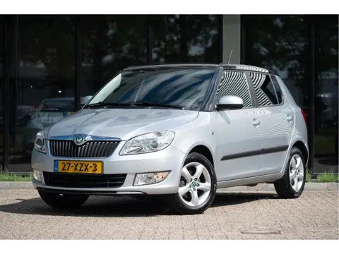 Škoda Fabia 1.2 TSI Tour | Navi | Cruise | Airco | Trekhaak | 4 Season | Android Auto
