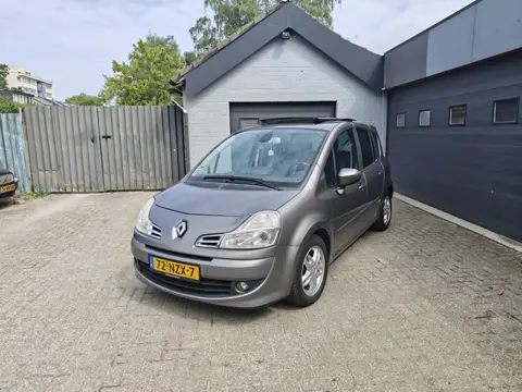 Renault Grand Modus 1.2 TCE Exception,Panoramadak,Pakeersensoren,Climate control,Cruise control,Trek