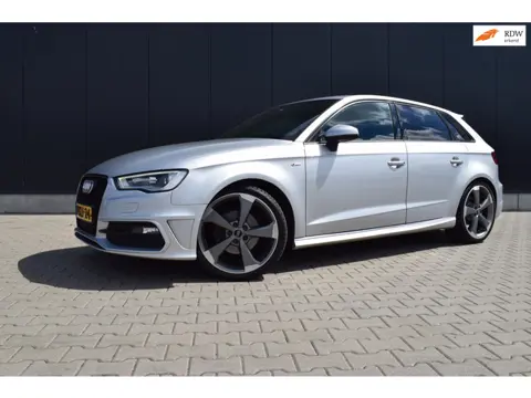 Audi A3 Sportback 1.4 TFSI S-line Org NL (19" Rotor, Half-Leder, RS..)
