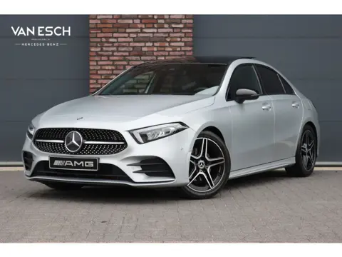 Mercedes-Benz A-Klasse 200 Business Solution AMG | Panoramadak | Camera | Night Pakket | High Perfor