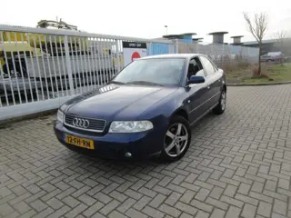Audi A4 Limousine 1.8 5V Advance sedan