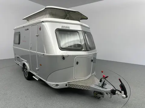Eriba Touring Triton 410 GT Enkele bedden Luifel 3 persoons