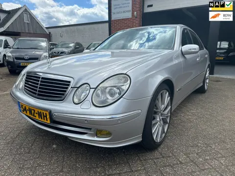 Mercedes-Benz E-klasse 200 K. Avantgarde AUTOMAAT-NAVI-CRUISE-PDC-CLIMA