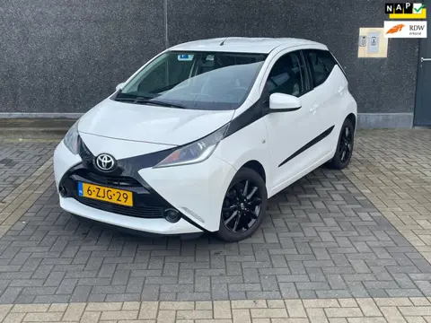 Toyota Aygo 1.0 VVT-i x-play 5-deurs *zeer mooi*