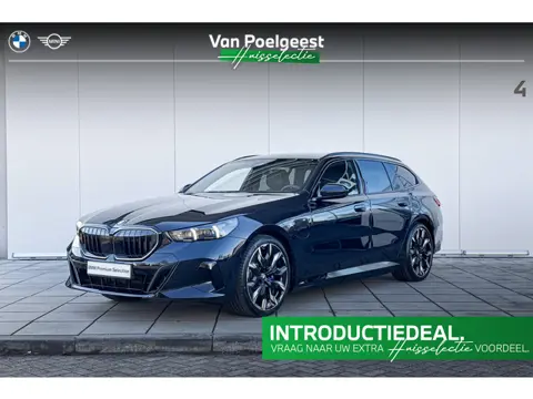 BMW 5 Serie Touring 530e xDrive M-Sport Pro / Glazendak / 21inch / Driving assistant prof / Trekhaak