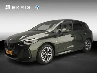 BMW 2 Serie Active Tourer 220i | M-Sportpakket | LED | Leder | HUD | Elektr. zetels | Sportstoelen |
