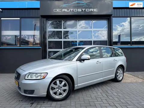 Volvo V50 1.6 D2 Momentum Airco Pdc Trekhaak Bliz Bluetooth Dealer Onderhouden!!