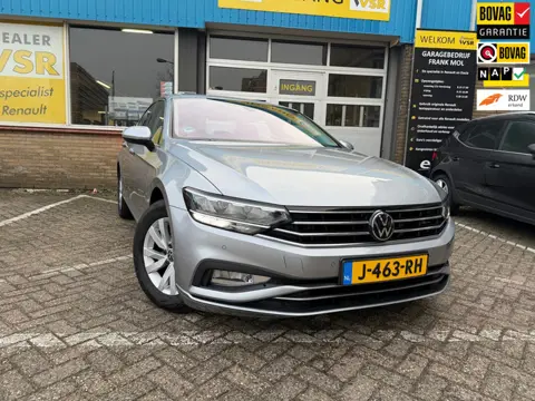 Volkswagen Passat 1.5 TSI Business|Stoelverwarming|Camera|Trekhaak|Navi| incl. 12mnd Bovag Garantie
