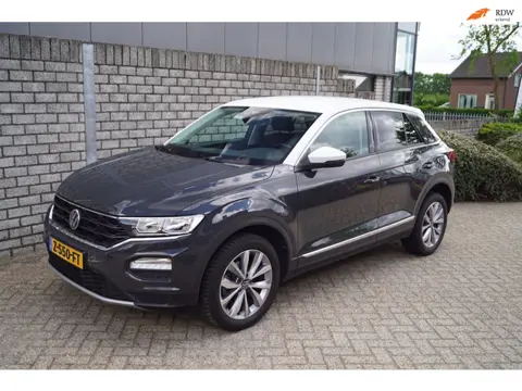 Volkswagen T-Roc 1.5 TSI Style Business Autom Navi Clima Apple Carplay Adaptieve Cruise PDC Stoelver