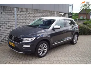 Volkswagen T-Roc 1.5 TSI Style Business Autom Navi Clima Apple Carplay Adaptieve Cruise PDC Stoelver