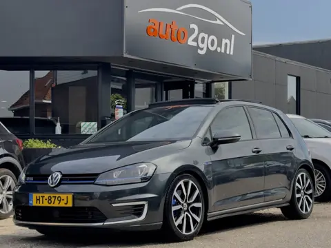 Volkswagen Golf 1.4 TSI GTE AUT6. PANODAK LEDER NAVI CAMERA APPLE-CARPLAY LED LMV PDC