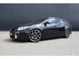 Opel Insignia Sports Tourer 2.8 T OPC (Recaro, Bomvol, 19"...)