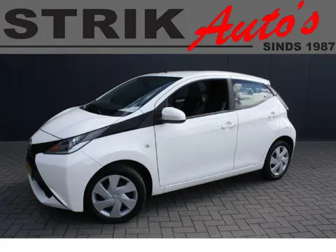 Toyota Aygo 1.0 VVT-i x-play - 1e EIGENAAR - AUTOMAAT- AIRCO - CAMERA