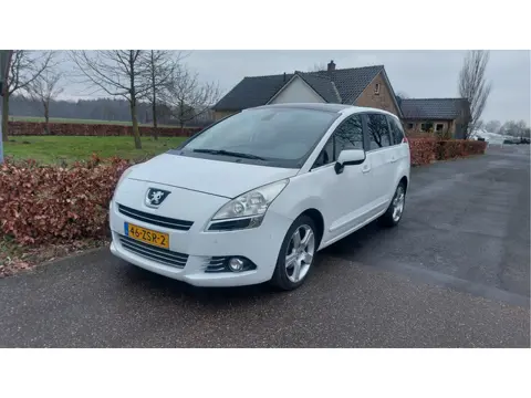 Peugeot 5008 1.6 THP Active 7p. CLIMA/NAVI BJ 2013