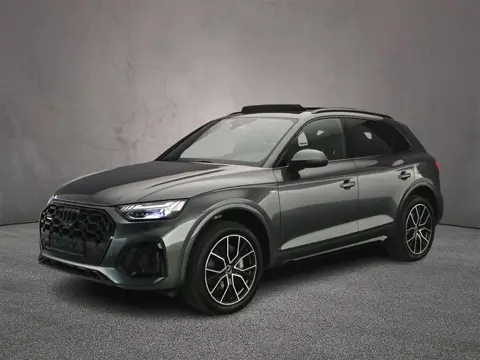 Audi Q5 55 TFSI e S edition | Trekhaak | Apple/Android Play | Adaptive Cruise | 360 Camera | Matrix 