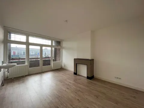 Woning aan de Mijnsherenlaan te Rotterdam