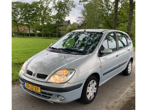 Renault Scénic 1.6-16V (bj 2002)