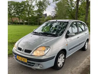 Renault Scénic 1.6-16V (bj 2002)