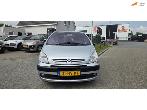 Citroen Xsara Picasso 2.0i-16V Différence 2