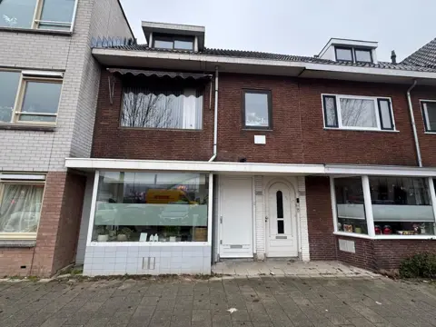 Woning aan de Amsterdamsestraatweg te Utrecht