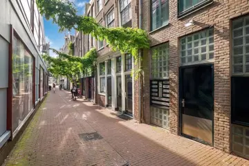Woning aan de Dirk van Hasseltssteeg te Amsterdam