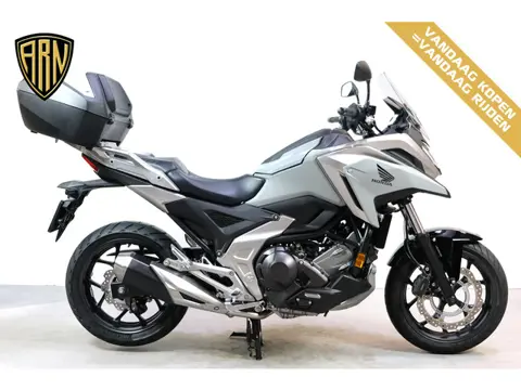 Honda NC 750 X DCT (bj 2024, automaat)