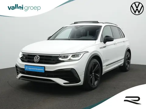 Volkswagen Tiguan 1.5 TSI 150 pk DSG R-Line Business | Panoramadak | IQ Light | Harman/Kardon | Acht