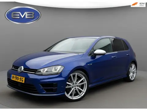 Volkswagen Golf 2.0 TSI AUTOMAAT R 4Motion, achteruitrijcamera, vele opties, keurig nette auto