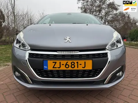 Peugeot 208 1.2 PureTech Blue Lease Allure 63.000 KM