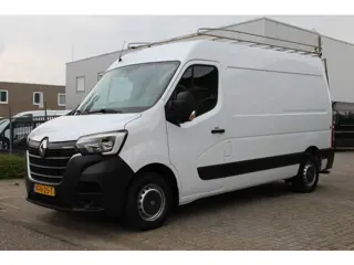 Renault Master T35 2.3 dCi 135PK Euro6 L2H2 -- Klaar voor het werk! -- ✓ imperiaal ✓ camera ✓ trekha