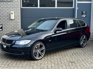 BMW 3-serie Touring 325i handgeschakeld 6 bak APK VERLOPEN