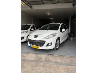 Peugeot 207 1.6 VTi Sportium